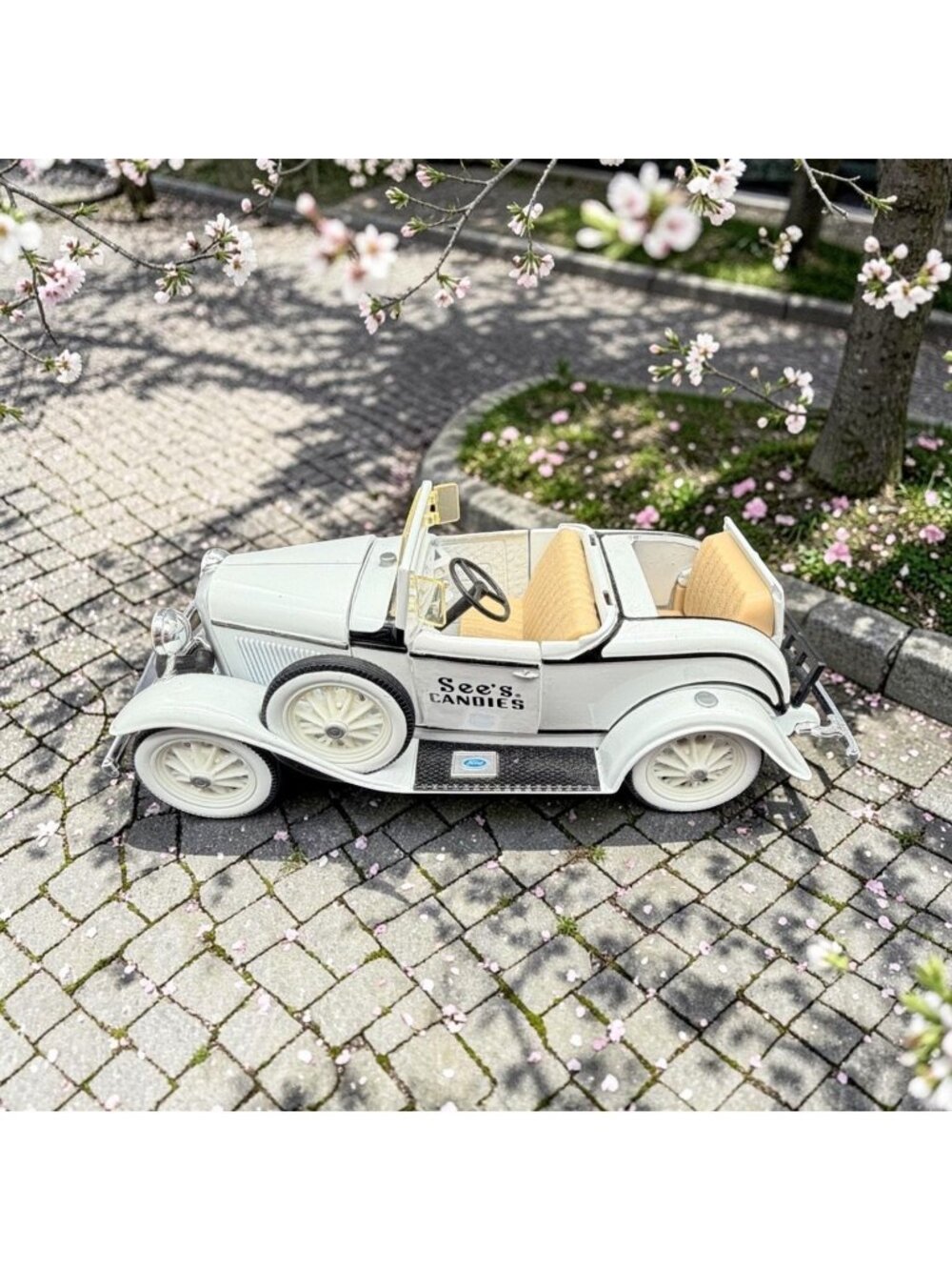 Sees Candies 1931 Diecast Model Car Convertible With Opening Hood Doors Gray